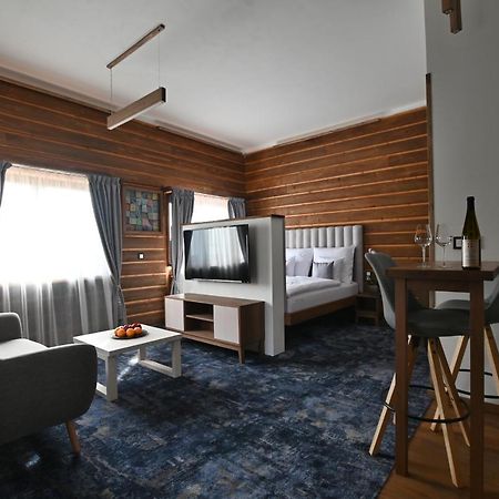 Apartmany Spessart ホムトフ エクステリア 写真