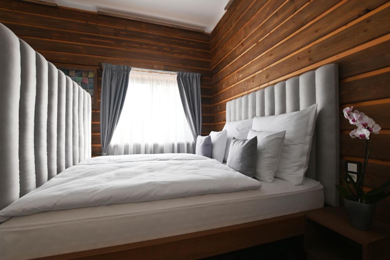 Apartmany Spessart ホムトフ エクステリア 写真